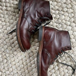 Red Wing 9011, Beckman Round Toe in Black Cherry feather stone leather